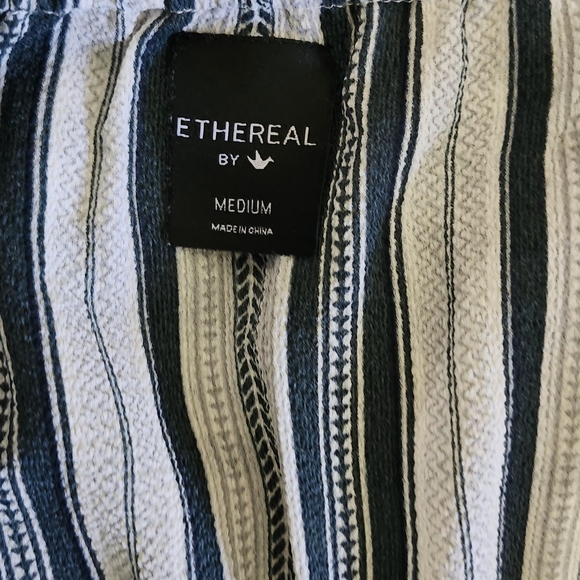 Chic Strapless Blue and White Striped Dress - Picture 5 of 8